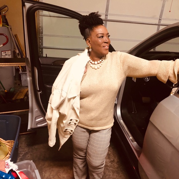 Meet your Posher, Angela - Picture 3 of 5